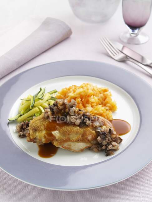 Guinea fowl roast breast with julienne zucchini and mashed carrots and rutabaga — Stock Photo
