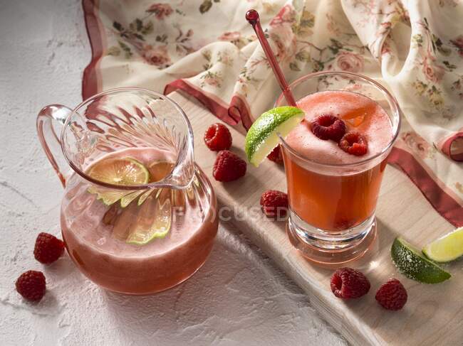 Raspberry lime spa water — Stock Photo