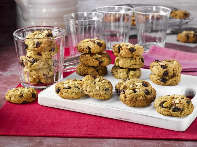 Chocolate chip peanut butter cookies — Stock Photo