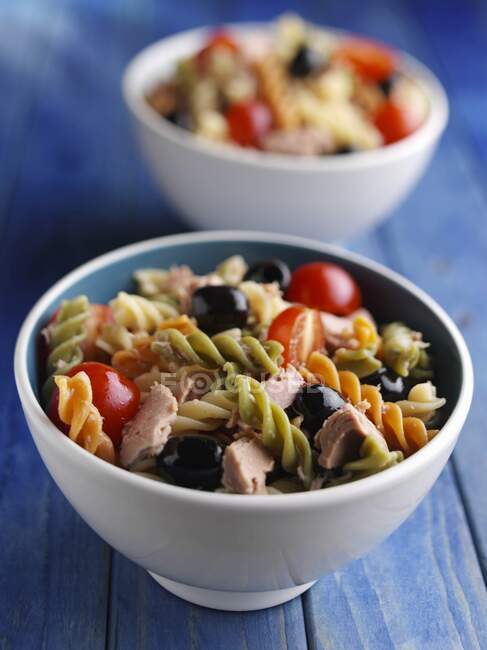 Two bowls of Tuna Fusilli salad — Stock Photo