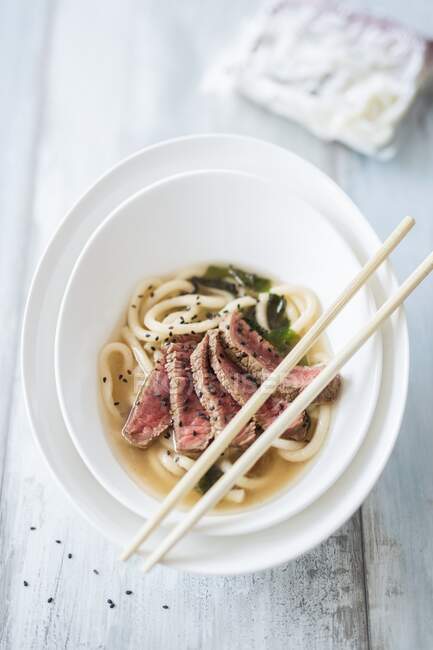 Udon soup with Wagyu — Stock Photo