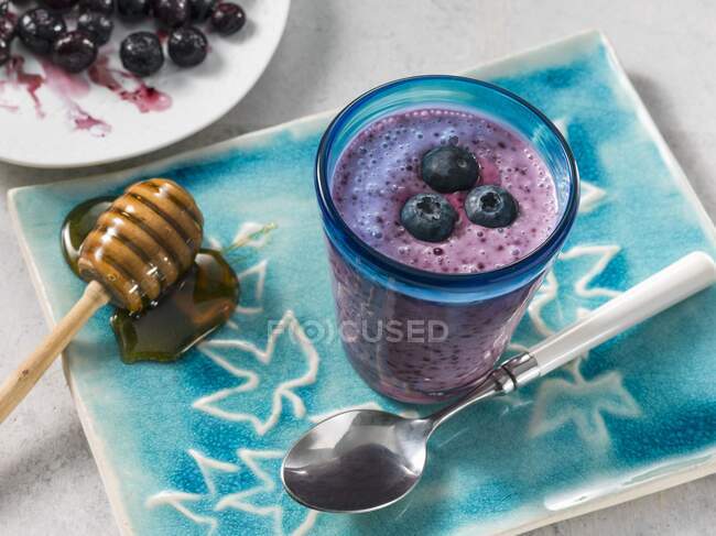 Blueberry Greek yoghurt close-up вид — стокове фото