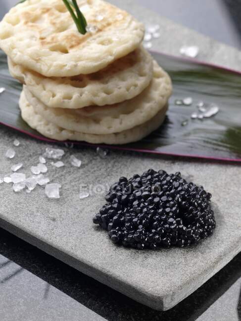 Prato de caviar vista de close-up — Fotografia de Stock