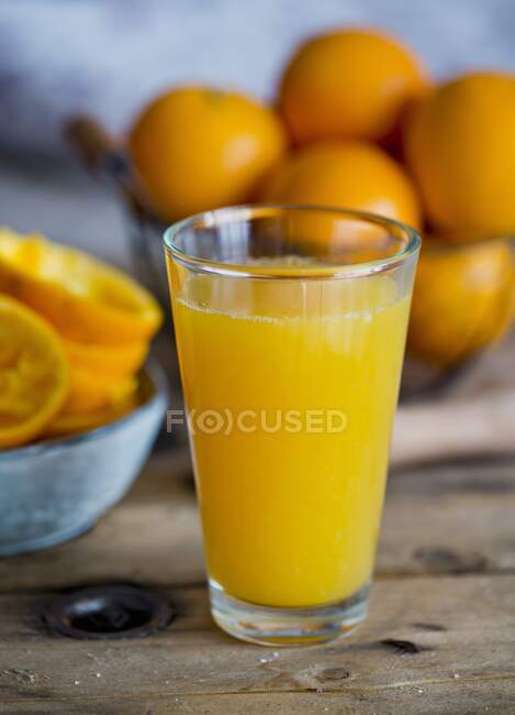 Jus d'orange frais, gros plan — Photo de stock