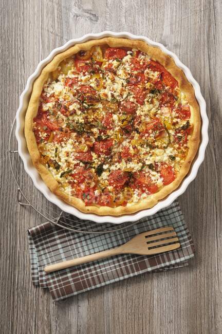Vegetable tart with tomatoes — Stock Photo