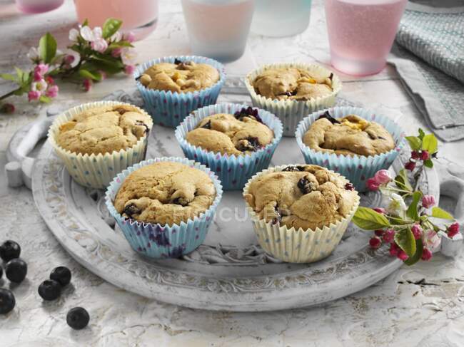 Peachy blueberry muffins close-up view — Stock Photo