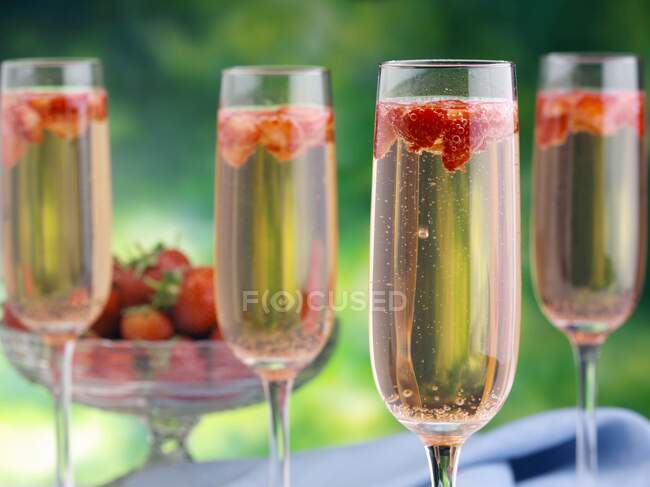 Strawberry champagne close-up view — Stock Photo
