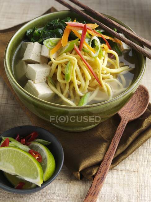Tofu Pho Suppe, Nahaufnahme — Stockfoto