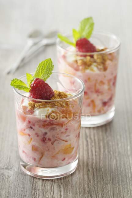 Ricotta with apricots and raspberries — Stock Photo
