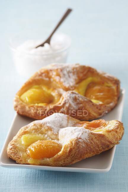 Oranais (puff pastries with apricots, France) — Stock Photo