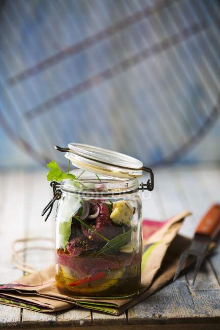 Salade de poulpe dans un bocal maçon — Photo de stock