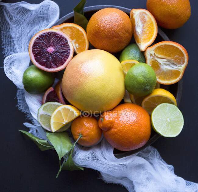 Грейпфрутовый лимонно-известковый апельсиновый мандарин — стоковое фото