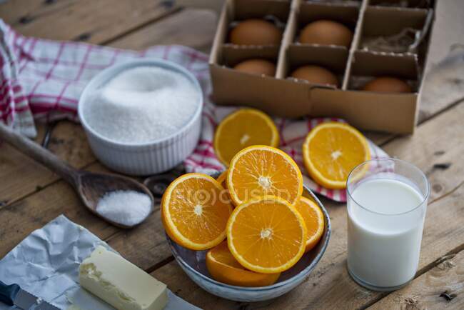 Ingredienti per fare una torta all'arancia — Foto stock