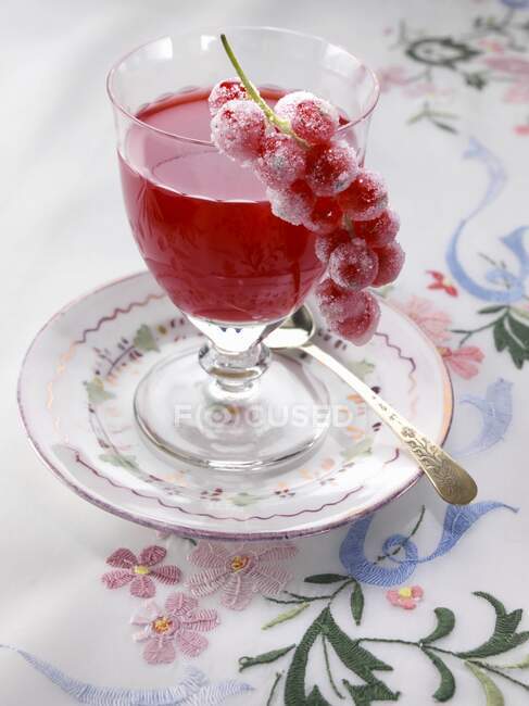 Un verre de dessert polonais kisiel éditorial food — Photo de stock