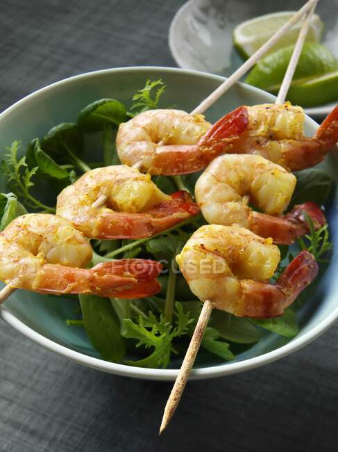 Barbecued curried prawns close-up view — Stock Photo