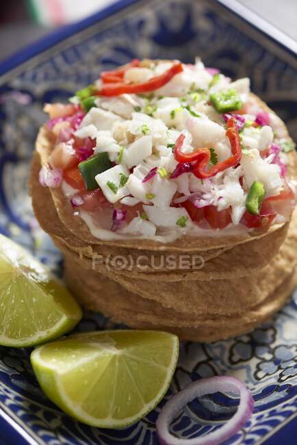 Mexican food-fried rice with vegetables and lime — Stock Photo