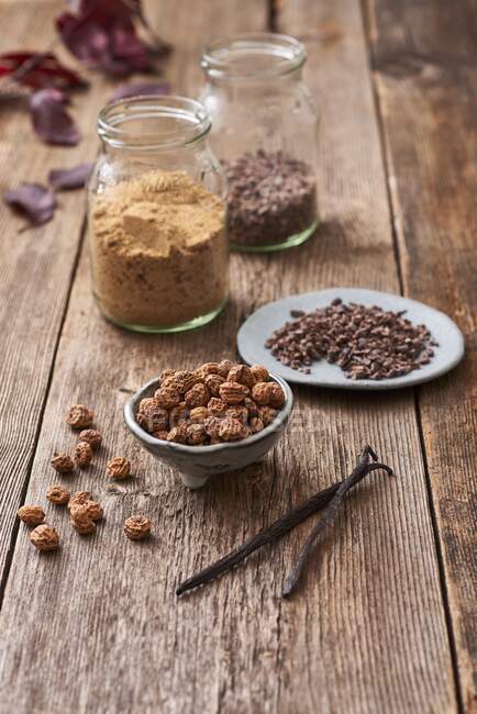 Ingredients for tiger nut cookies with cacao nibs — Stock Photo
