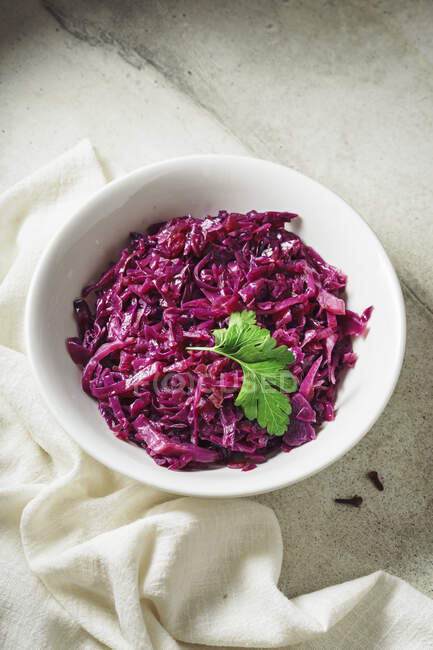 Rotkohl - traditional sweet and sour Geman red cabbage — Stock Photo