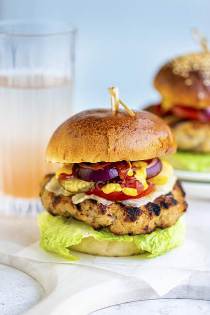 Nahaufnahme von köstlichem Truthahn-Burger — Stockfoto