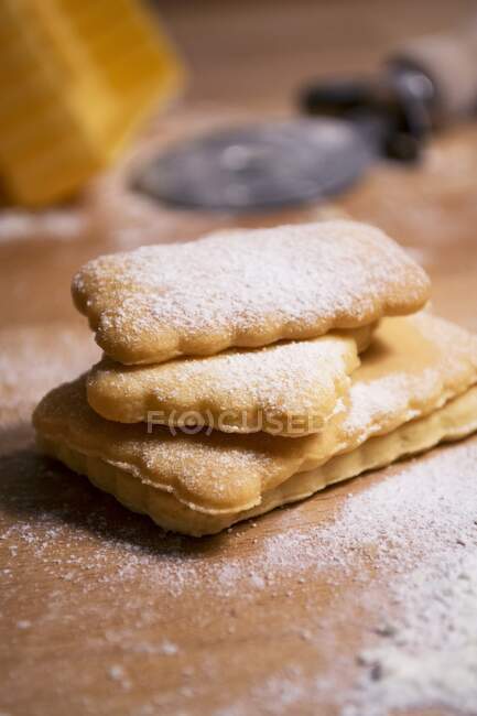Homemade biscuits with icing sugar — Stock Photo