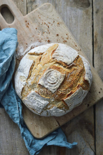Un pan de masa fermentada pan de trigo - foto de stock