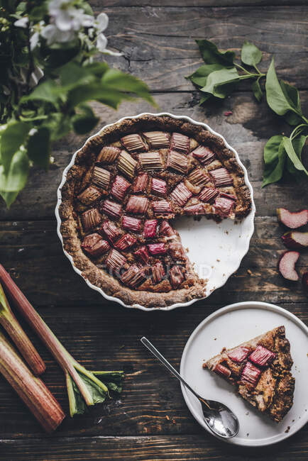 Chocolate cake with dried figs, almonds, walnuts and nuts — Stock Photo
