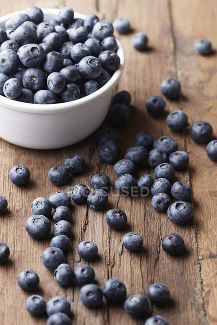 Blueberries in bowl close-up view — Stock Photo