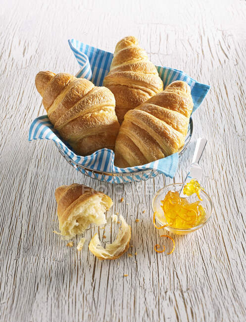 Fresh butter croissants with marmalade — Stock Photo