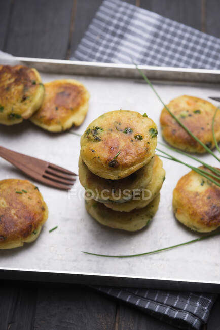 Vegan fried potato and vegetable patties — Stock Photo