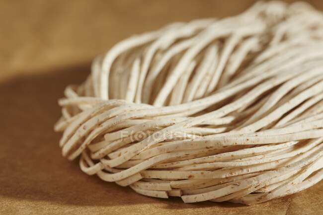 Tagliatelle istantanee di grano integrale essiccate (Cina) — Foto stock
