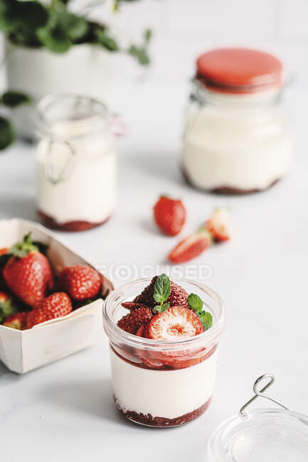 Roasted strawberry panna cotta — Stock Photo