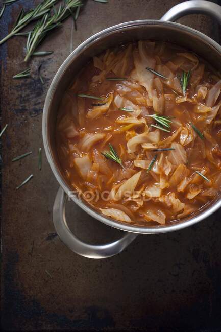 Pot of white cabbage soup — Stock Photo