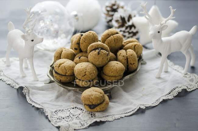 Baci di Dama (Italian macarons) for Christmas — Stock Photo
