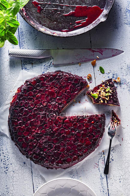Tarte tatin with morello cherries — Stock Photo