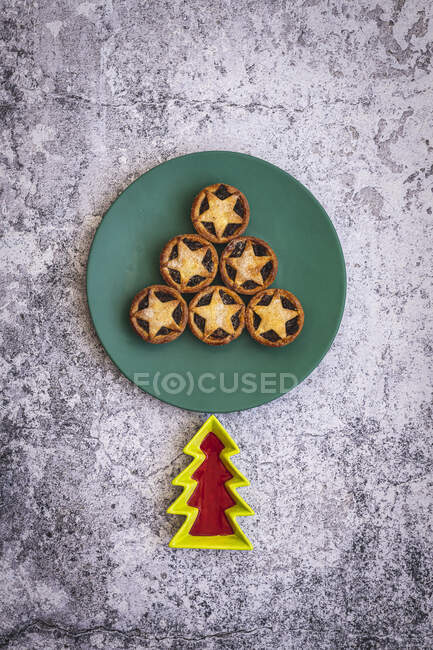 Mince Pies in the shape of a Christmas Tree — Stock Photo