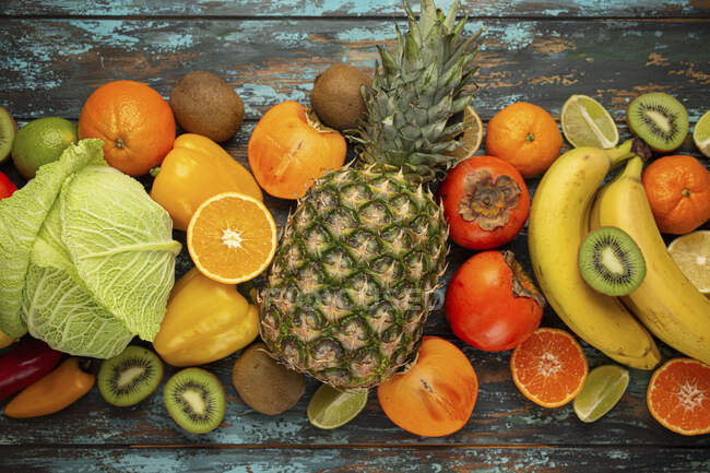 Fruit, citrus and vegetables with vitamin C — Stock Photo