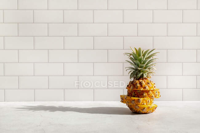 Vista ravvicinata dell'ananas affettato — Foto stock