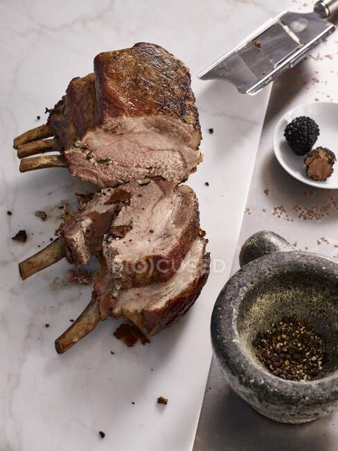 Grilled pork ribs stuffed with truffle butter — Stock Photo