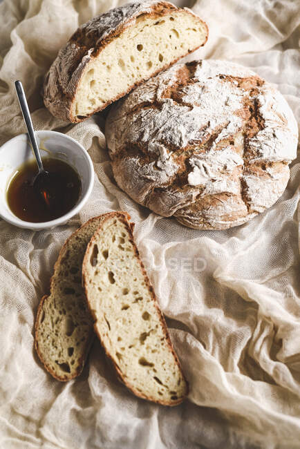 Primer plano de Delicioso pan casero - foto de stock