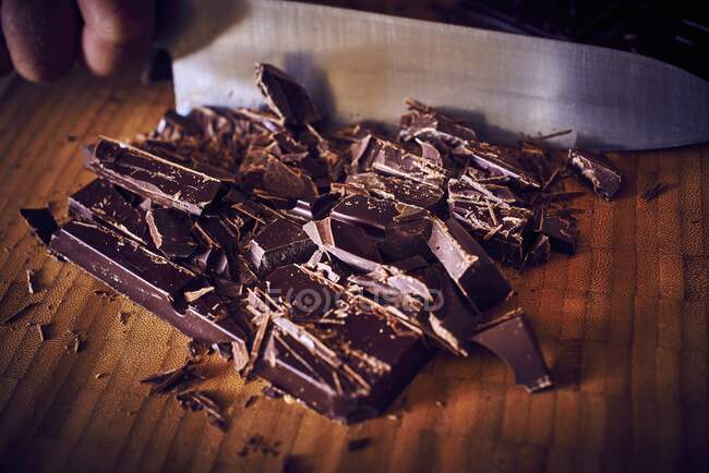 Gros plan de délicieux chocolat haché — Photo de stock