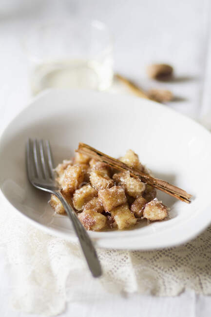Home made gnocchi with cinnamon and nutmeg — Stock Photo