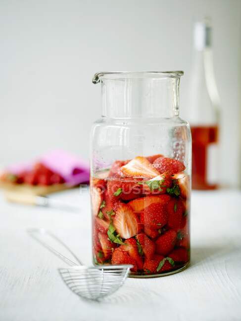 Punch fraise et sureau — Photo de stock
