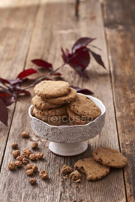 Tiger nut cookies with cacao nibs — Stock Photo