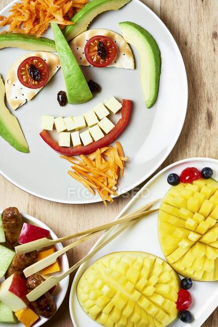 A vegetable 'face' for a children's party — Stock Photo