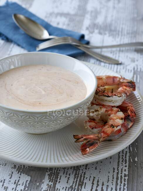 Bisque with grilled shrimp — Stock Photo