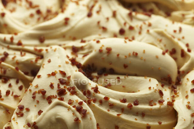 Crème glacée au caramel crémeux (plein cadre) — Photo de stock