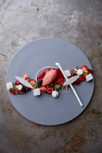 Various desserts with berries (top view) — Stock Photo