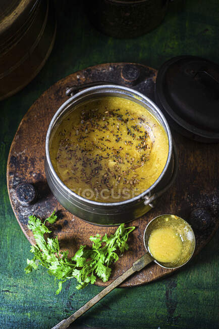 Самбар (соус і тамаринд, Індія).) — стокове фото