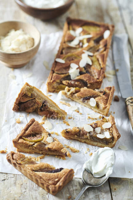 Fig and almond tart — Stock Photo