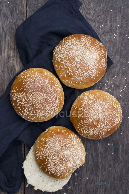 Homemade hamburger buns with sesame — Stock Photo